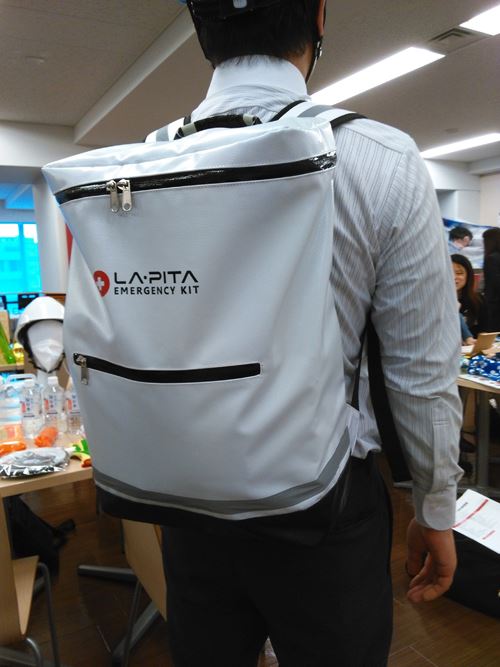 リュック式だから持ち運びがスムーズ 防災グッズセットではこれが必須の基本