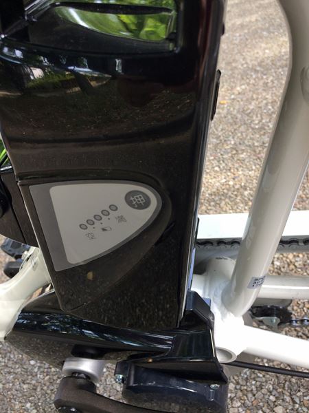 私が購入したブリヂストンの電動アシスト自転車「bikkePOLARe」バッテリー本体