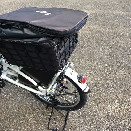 私が購入したブリヂストンの電動アシスト自転車「bikkePOLARe」リア荷台カゴ