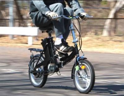 電動自転車「電動モペッド」ペダルを漕がなくとも自走する