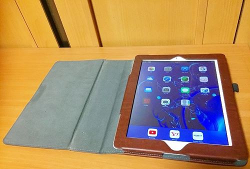 iPad保護の為のスタンド機能付きカバーを装着