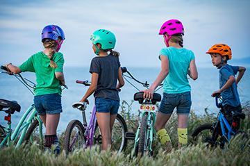 子供が自転車に乗るときもヘルメットを着用する