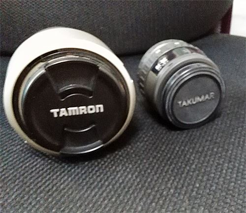 タムロンの望遠レンズとタクマ―の標準レンズ