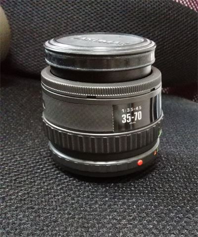 標準ズームレンズが短い時