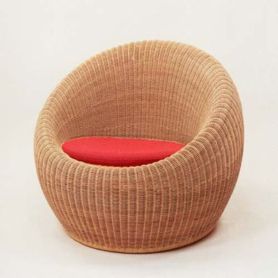 剣持勇氏のラタン素材「Lounge Chair（ラウンジ・チェア）」