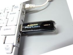 ノートパソコンに挿すだけで使える「フラッシュメモリ」。