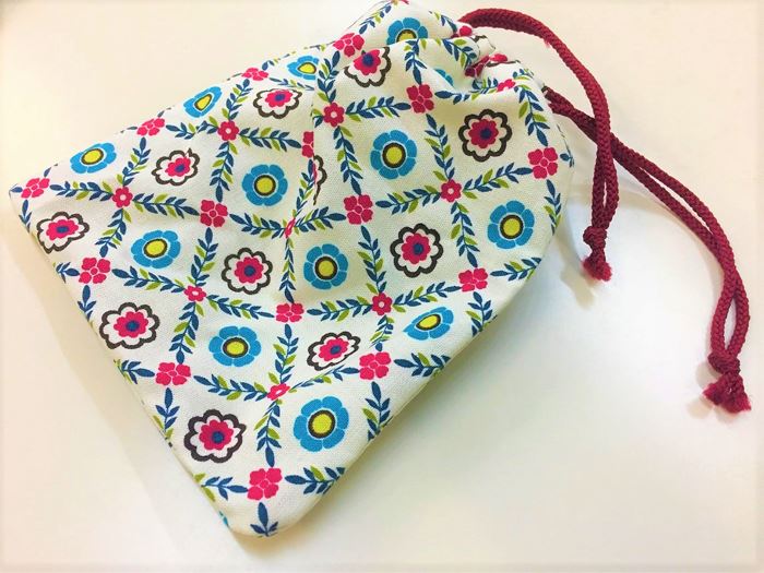 ハンドメイド作品 シンガ―ミシンで作った巾着袋その1