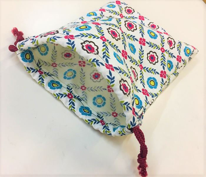 ハンドメイド作品 シンガ―ミシンで作った巾着袋その2