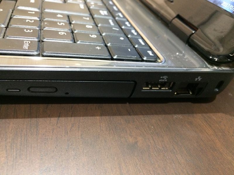 デルのノートパソコンN5010(Inspiron 15R)USBポート側面