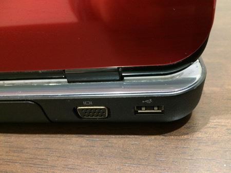 デルのノートパソコンN5010(Inspiron 15R)USBポート後面