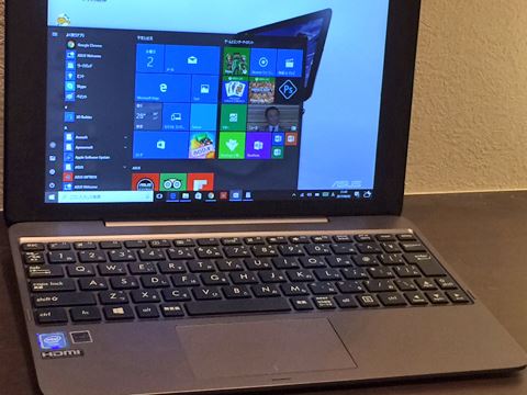 ASUS TransBook T100HAの液晶画面